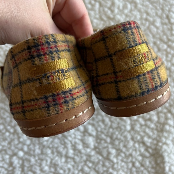 Toms Mustard Wooly Plaid Sherpa Shoes Alpargata Slip On Fall - Picture 2 of 9